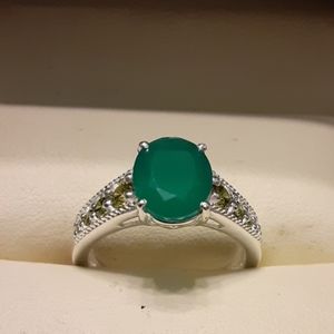 2.50ctw Genuine Green Agate-Periodt 925